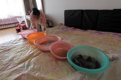 宁强楼上漏水，住户失联，小区没物管，业主维权难！律师来支招……